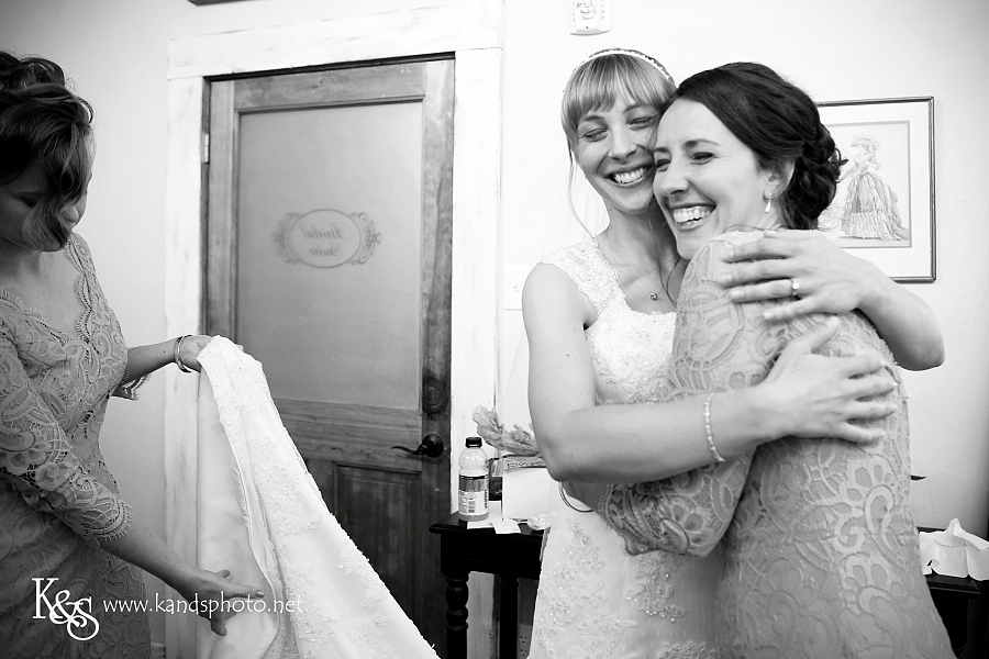 Dallas Wedding Photographers - K & S Photography Miles and Kendre's Wedding at the Filter Building in McKinney